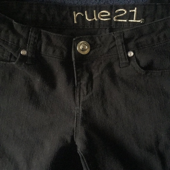 Rue 21 Black Skinny Jeans 3/4 - Picture 2 of 5